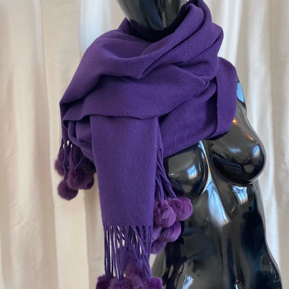 Soft wool scarf with Fur Pom Fringe. Purple ! - Picture 8 of 14